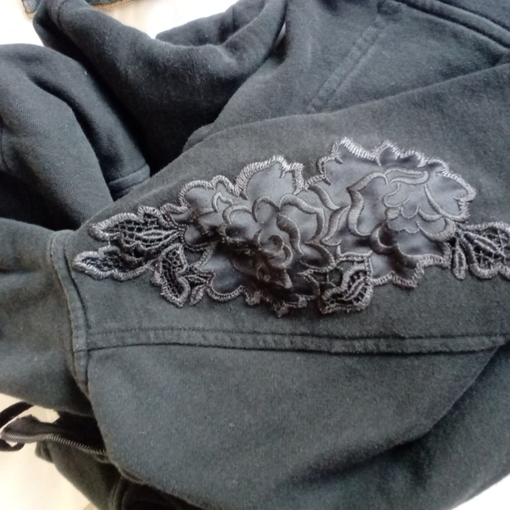 Lululemon jacket size - Picture 4 of 8